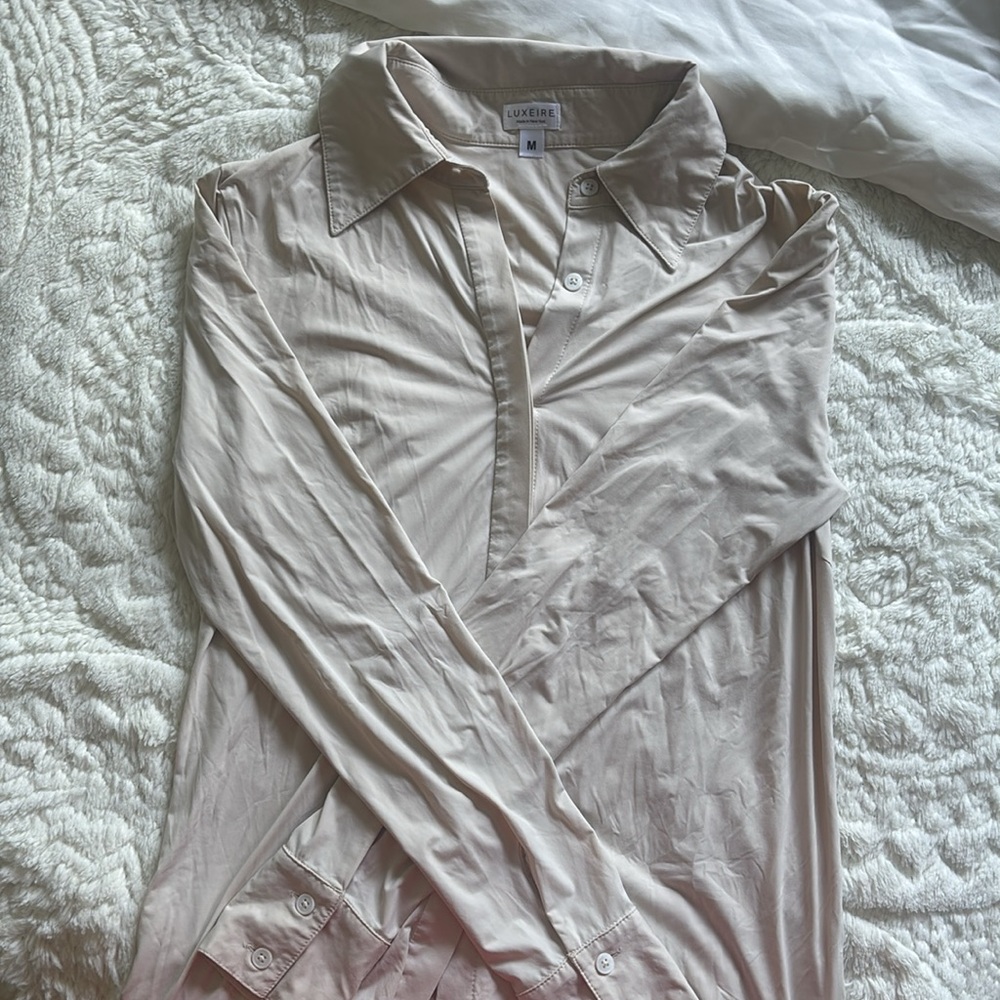 Luxeire Size Medium Bisque Button Up - image 4